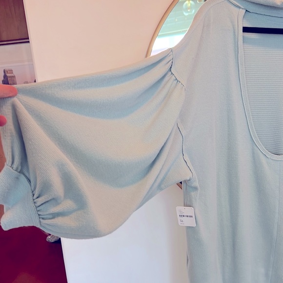 Blue Free People Winnie Baby blue sweater peek a boo style tunic NWT - Picture 4 of 9